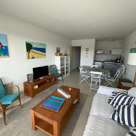 Renove Pour 4 Pers Avec Piscine A Apartment