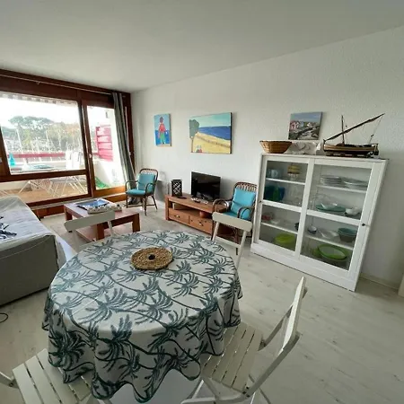 Renove Pour 4 Pers Avec Piscine A *