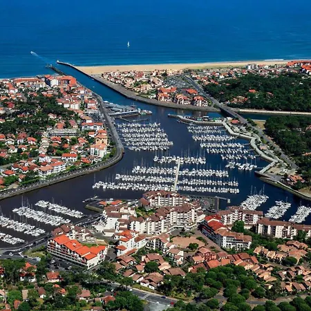 Renove Pour 4 Pers Avec Piscine A * Capbreton
